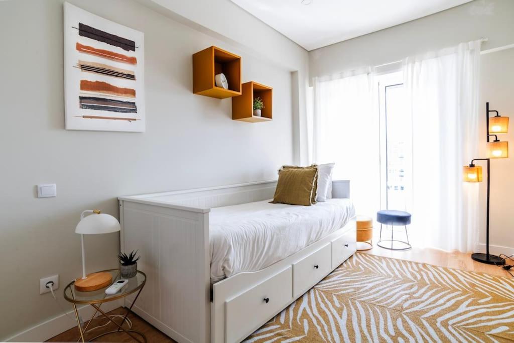 New - Luxury & Bright Apartment Lisbon Exterior photo